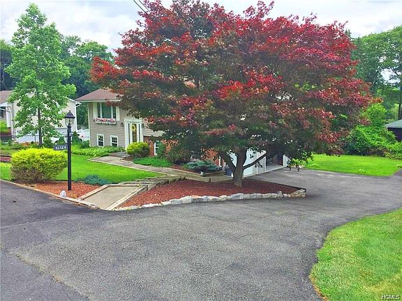 2nd image of 8 N Ross Dr