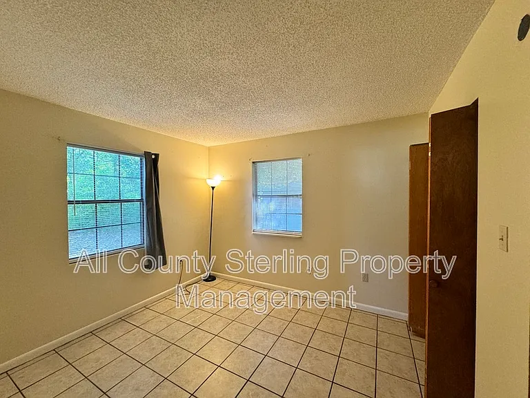 159 SW Elizabeth Ct — Photo 15