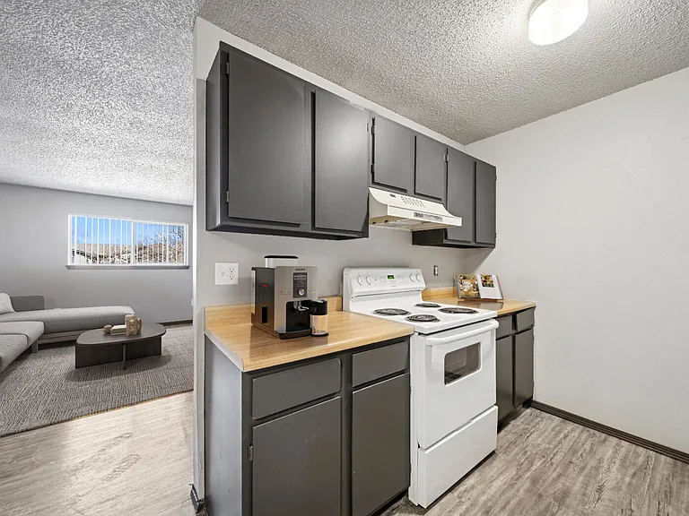 Sherwood Pointe — Photo 4