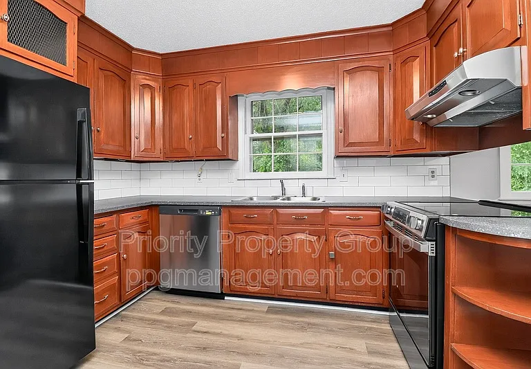 3916 Piney Grove Rd — Photo 7