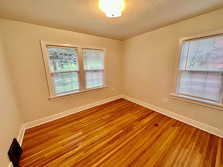 3419 N Park Blvd — Photo 8