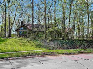 9521 Tallow Dr, Fort Wayne, IN 46804