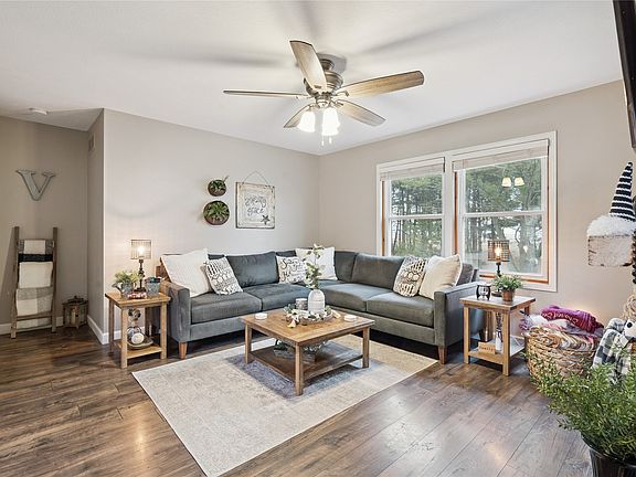 5th image of 708 S Veverka Dr