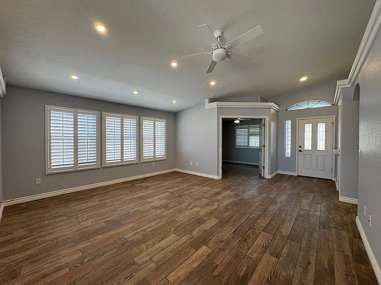 2454 E Saguaro Dr — Photo 8