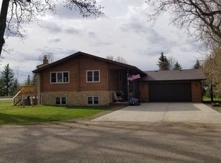 209 Murphy St, Portal, ND 58772