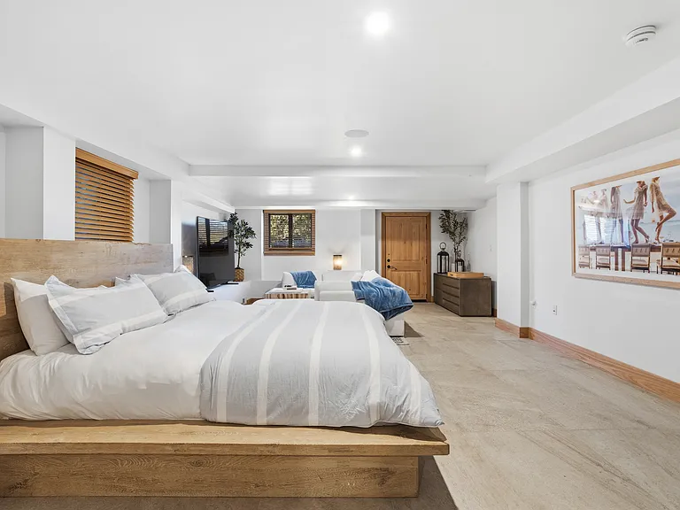 546 Lake Ave — Photo 31