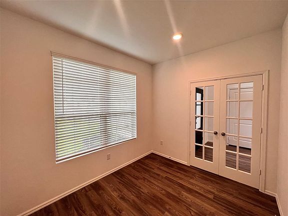 4th image of 7411 Hillside Arbor Dr