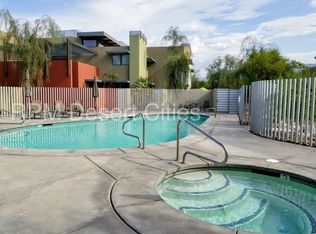 693 E Arenas Rd, Palm Springs, CA 92262