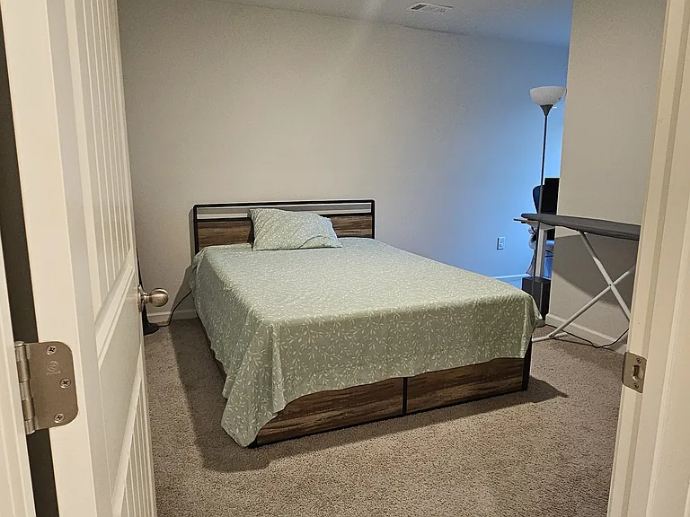 2nd bedroom