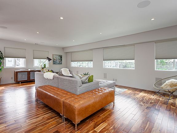 5th image of 2038 Buckingham Pl