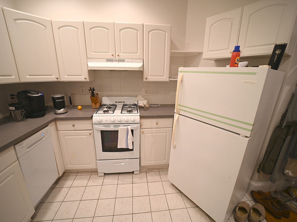 2nd image of 38 Anderson Pl #1