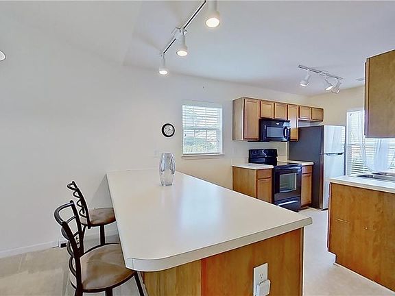 3rd image of 3350 Hyde Place Cir