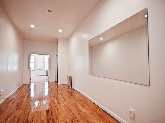 3rd image of 130 N 10th St APT 3L