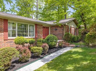 101 Greenbriar Ln, Oak Ridge, TN 37830