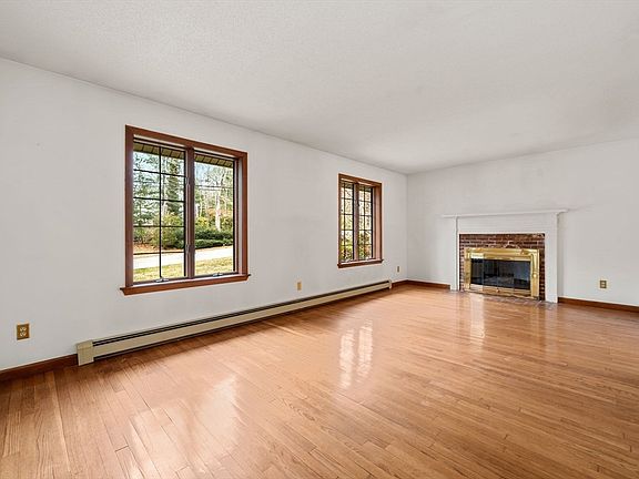 2nd image of 21 Clubhouse Dr