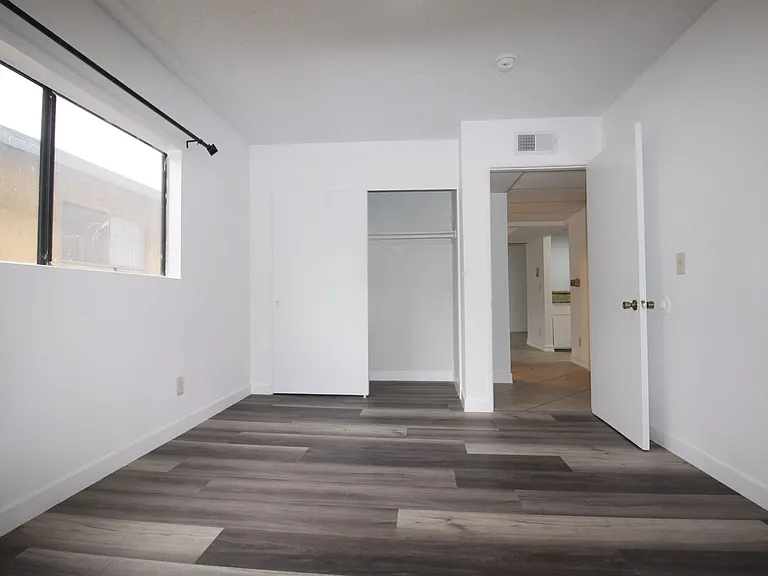 14029 Foothill — Photo 9