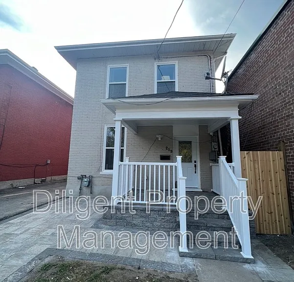 219 Stewart St #PROPERTY — Photo 21
