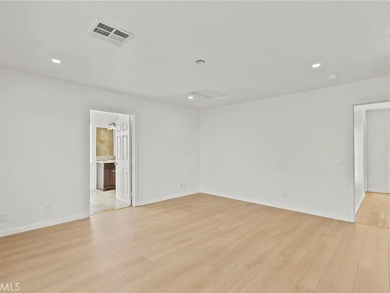 1138 Lakeview Dr — Photo 39