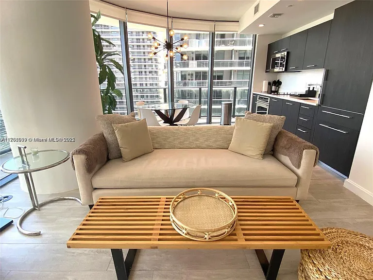 55 SW 9th St #30 — Photo 16