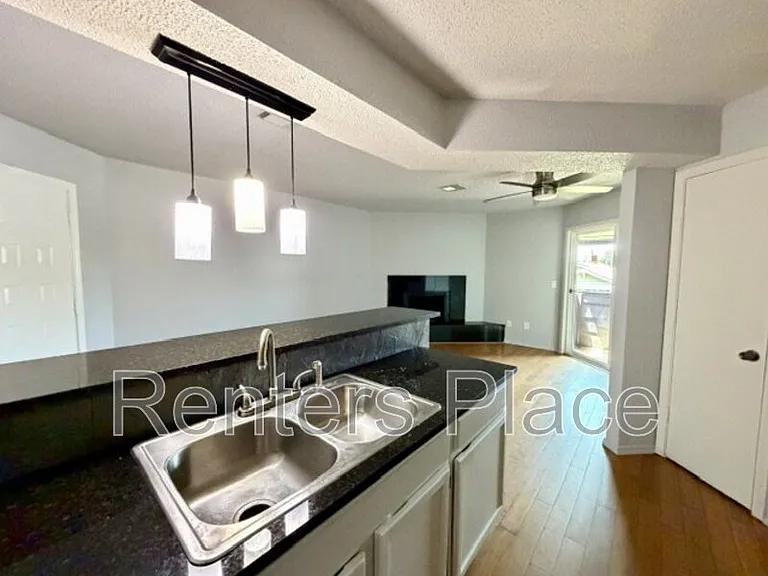 1207 S Quaker Ave #203 — Photo 6