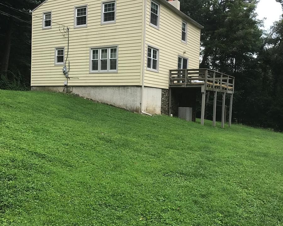 House with back deck off of living room