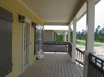 5th image of 17 Grizzly St E