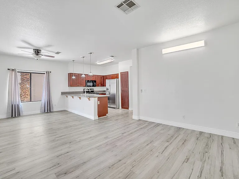 2304 Chatfield Dr — Photo 5