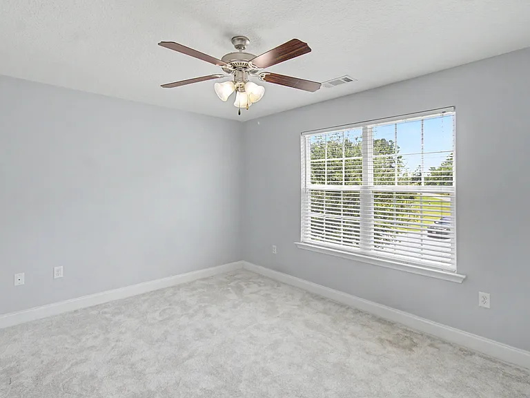 151 Lincoln Way NE — Photo 24