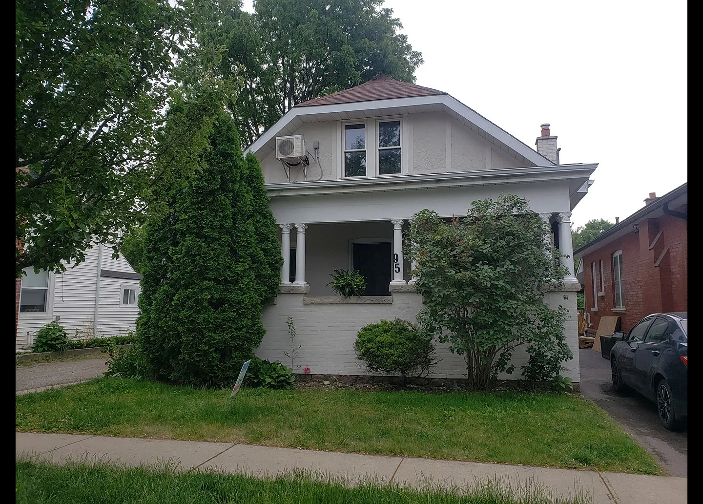 95 Cayuga Street Brantford — Photo 1
