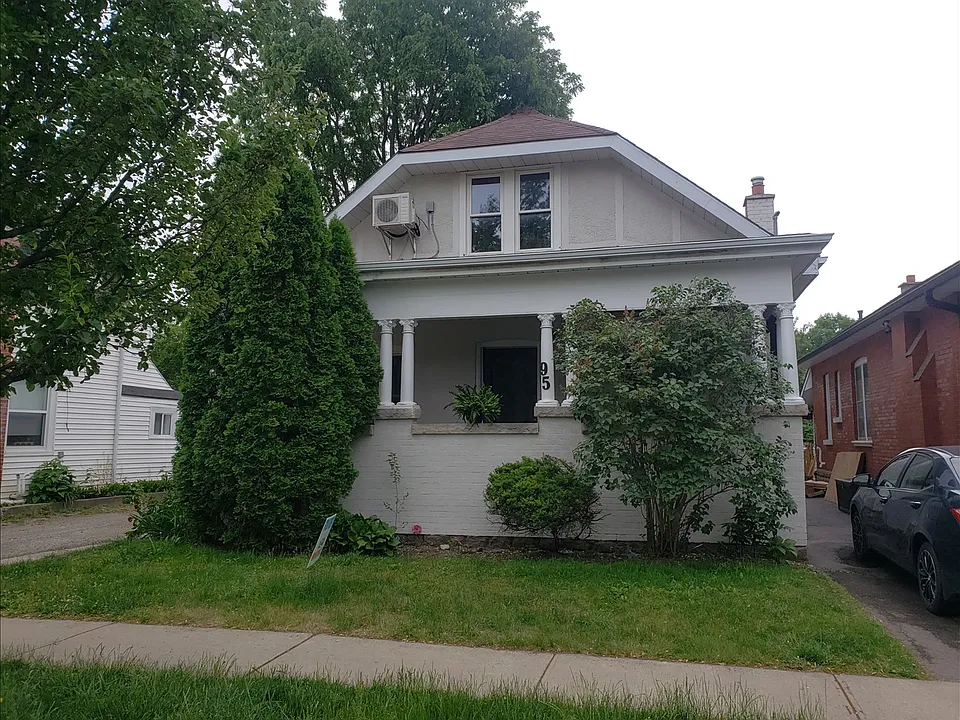 95 Cayuga St #2