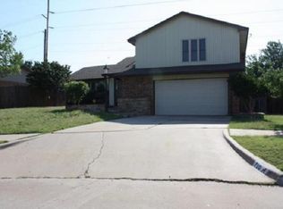 710 SW Chaucer Cir, Lawton, OK 73505