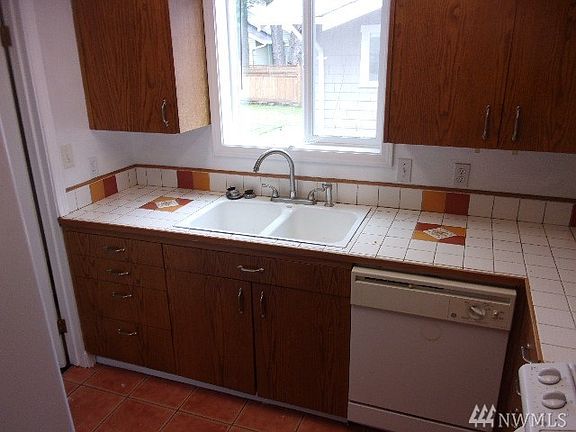 4th image of 2404 N Mason Ave