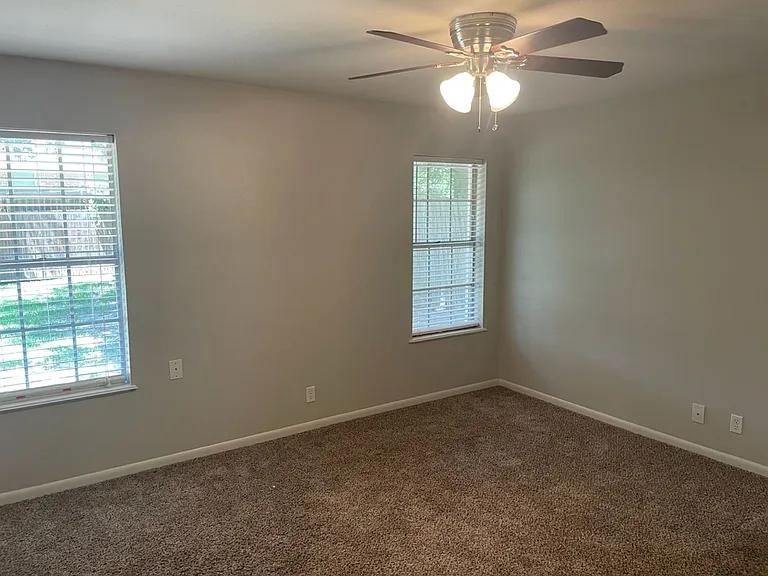 817 Spring Creek Dr — Photo 17