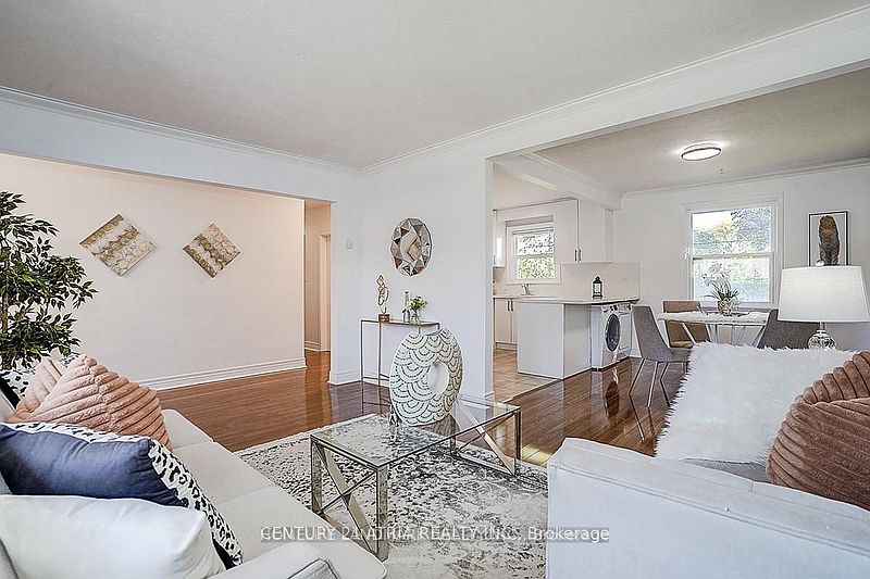 Toronto House for rent - 5 Bedrooms — photo 3