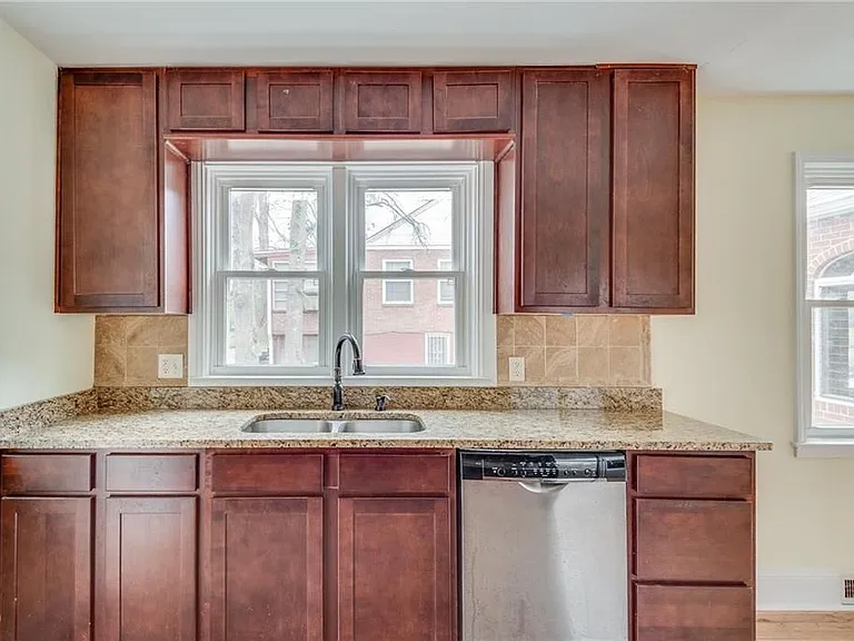 1287 Eastland Rd — Photo 19