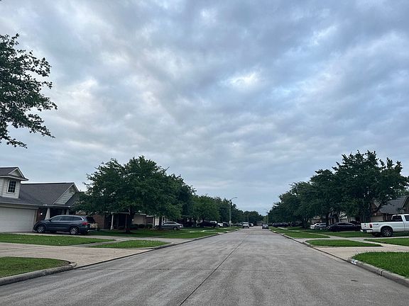 4th image of 1804 Foxglove Dr