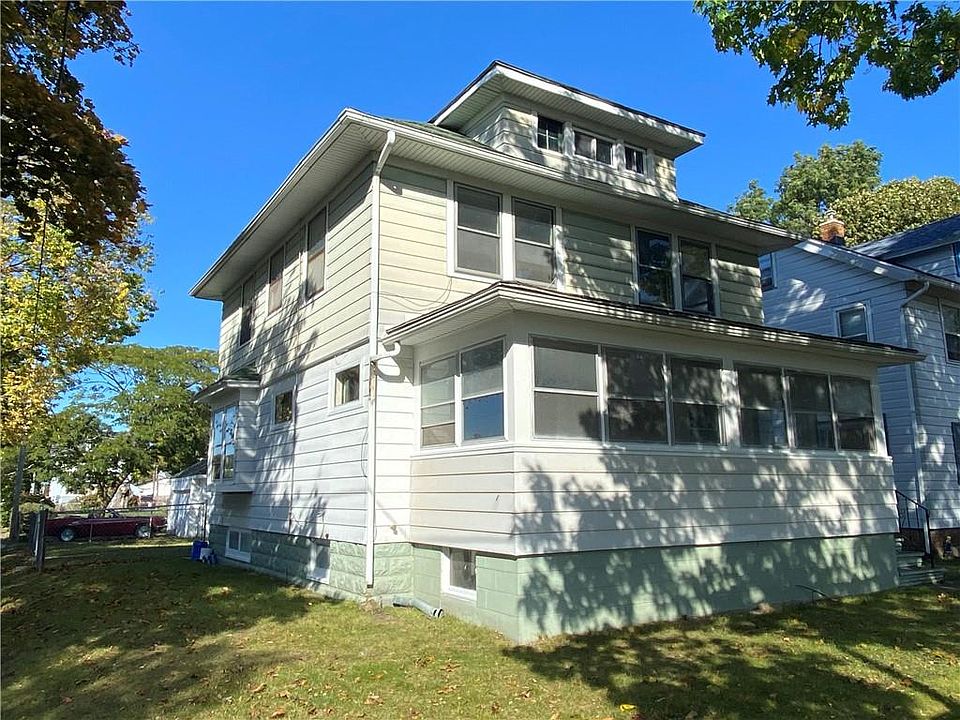 2nd image of 60 Rochelle St