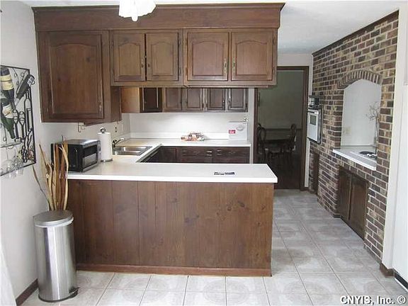 3rd image of 6076 Donnybrook Dr
