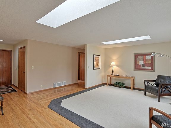 4th image of 11328 51st Ave NE