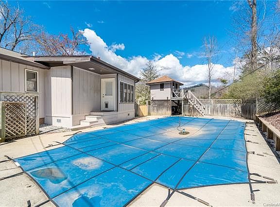 4th image of 71 Iron Mountain Dr