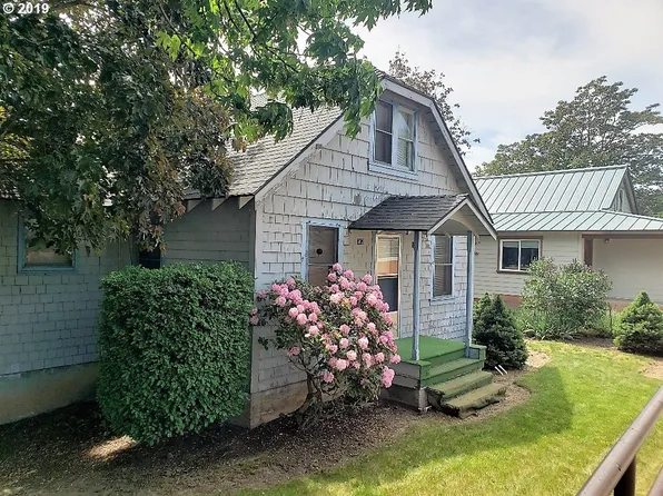 617 Deschutes Ave, Maupin, OR 97037