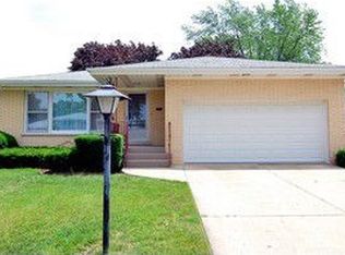2221 Ash St, Des Plaines, IL 60018