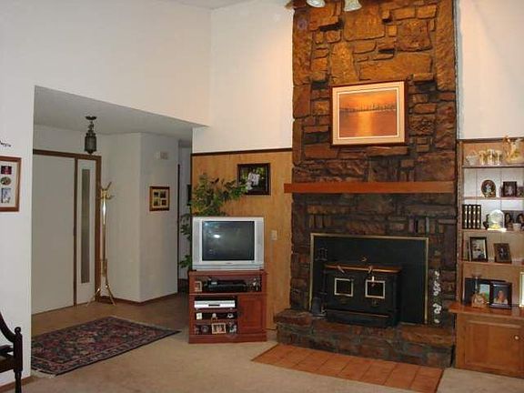 4th image of 28 Malaga Cir