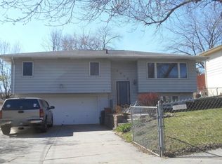 5008 S 56th St, Omaha, NE 68117