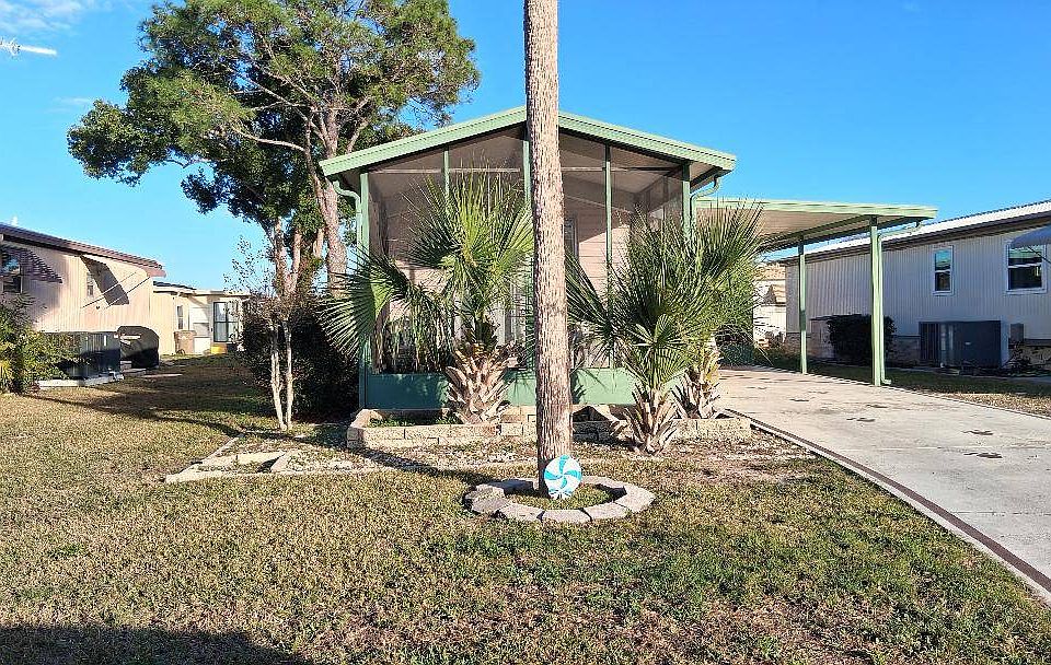 1st image of 14 Driftwood Ln #127