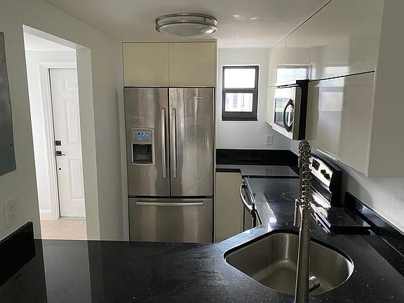 4th image of 1901 NW South River Dr APT 9A