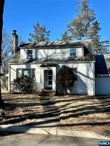 1676 Irene Ct, Teaneck, NJ, 07666