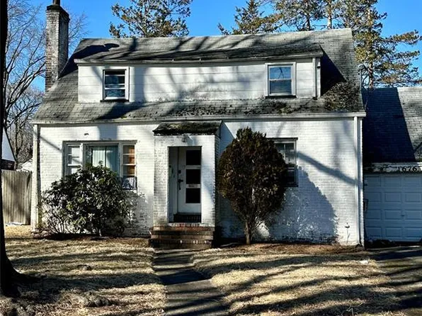 1676 Irene Ct, Teaneck, NJ 07666