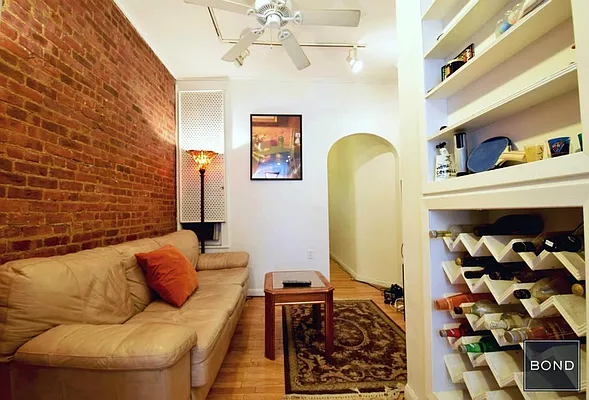 Rented by Bond New York | media 81