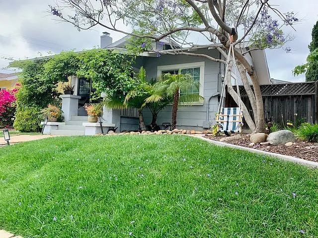 3038 Redwood St